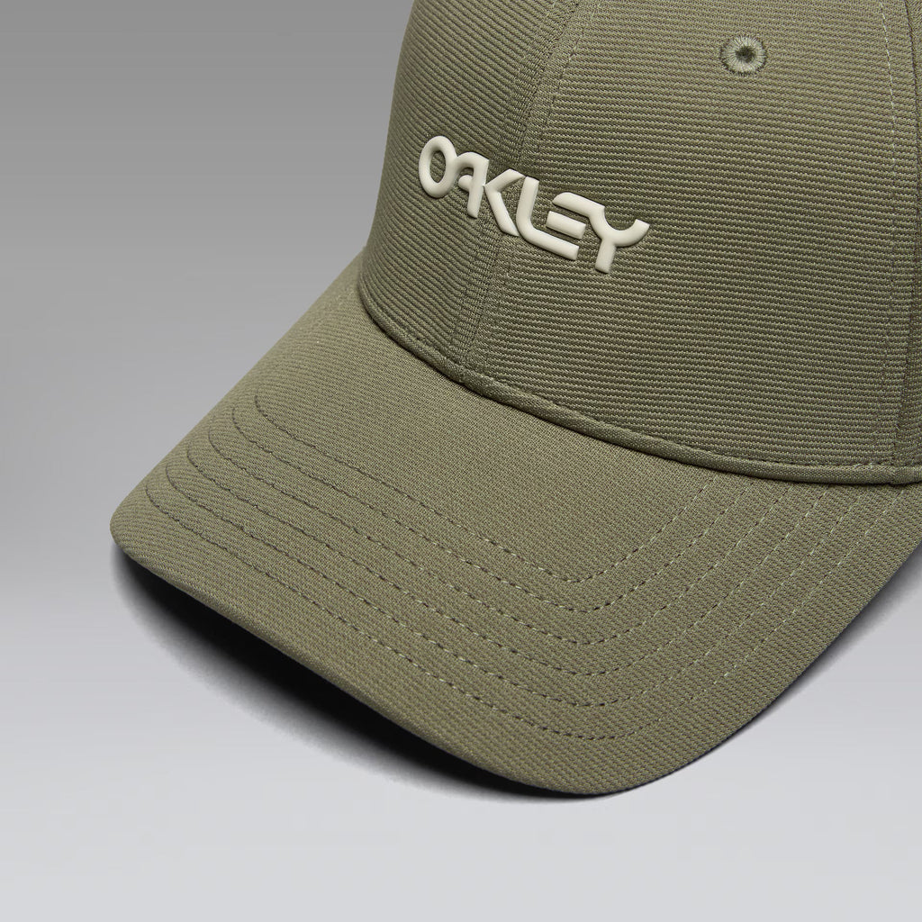 Oakley Men's 6 Panel Stretch Metallic Hat - Olive