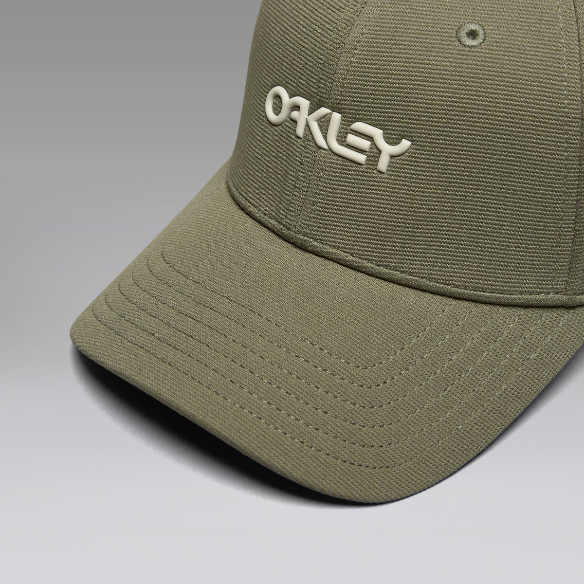Oakley Men's 6 Panel Stretch Metallic Hat - Olive