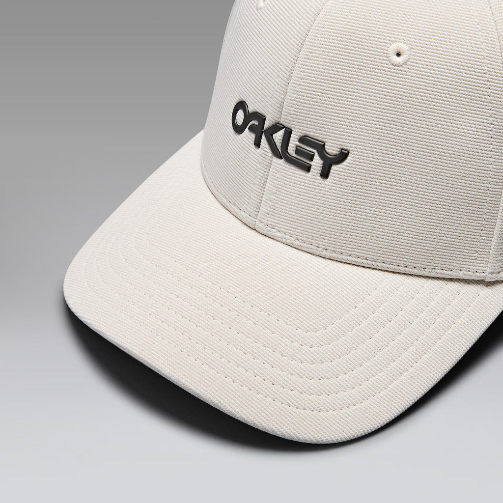 Oakley Men's 6 Panel Stretch Metallic Hat - Black