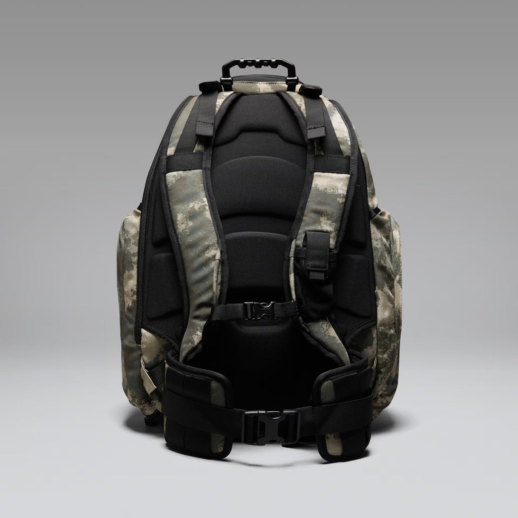 Oakley Men's Kitchen Sink