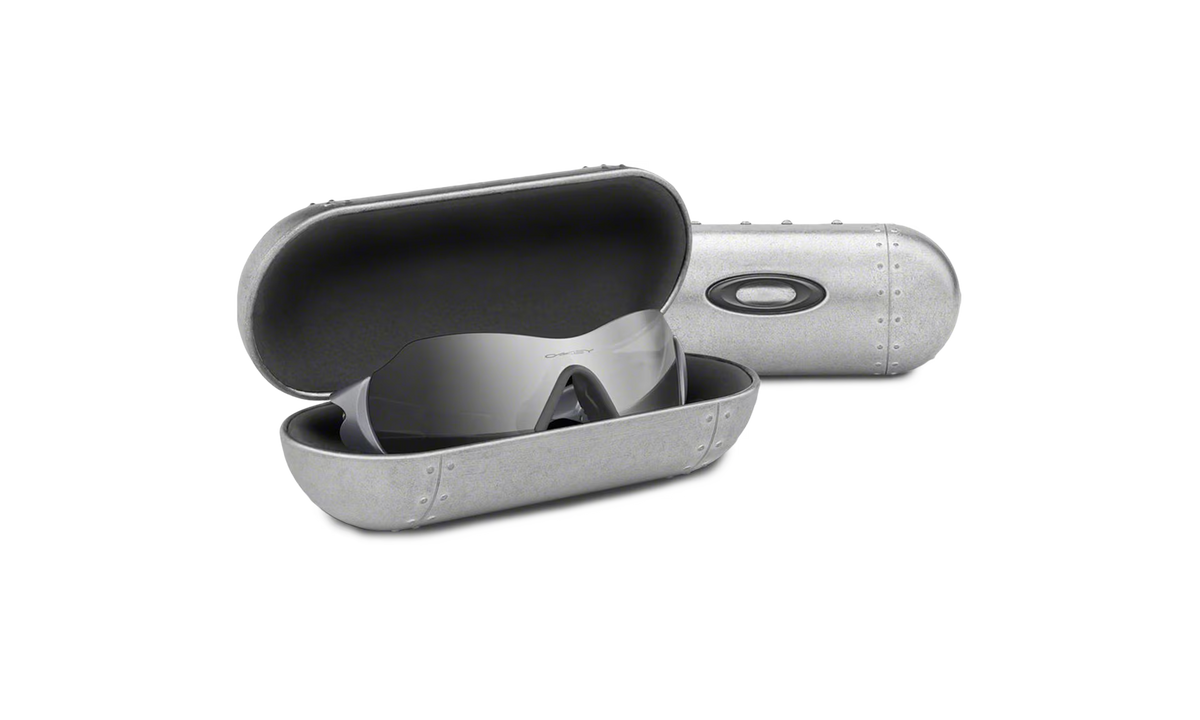 Oakley Men's Large Metal Vault - Metal