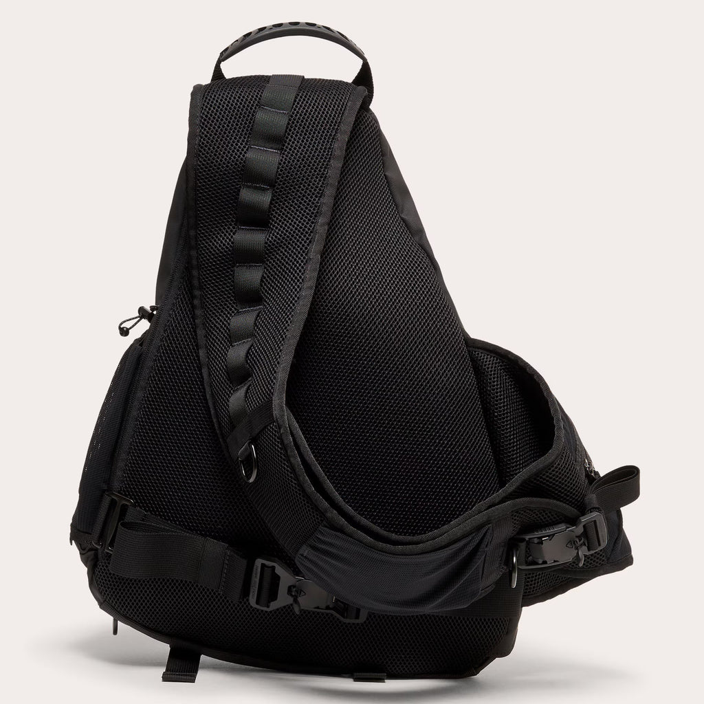 Oakley Men's Latitude Sling Pack - Black