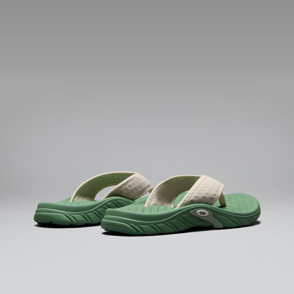 Oakley Men's Operative Flip Flop - Green