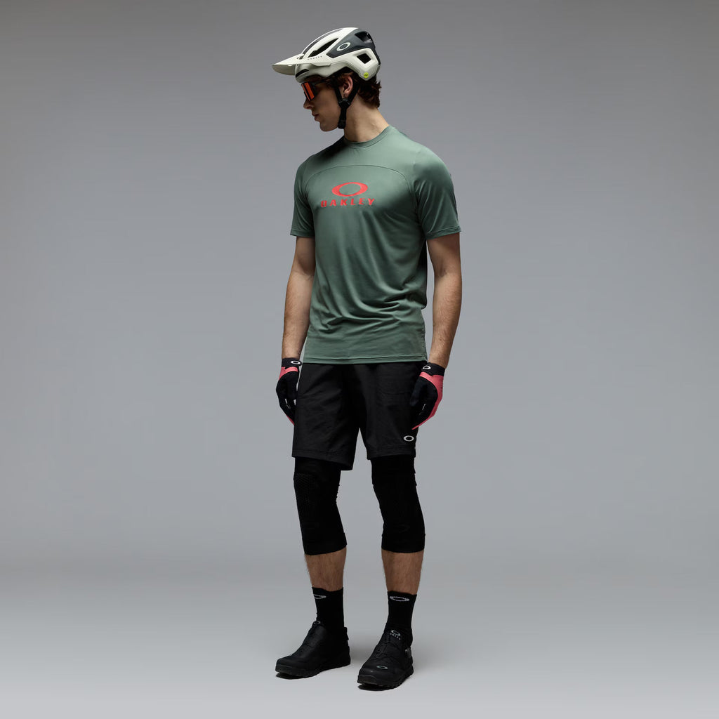 Oakley Men's Seeker Whip Short