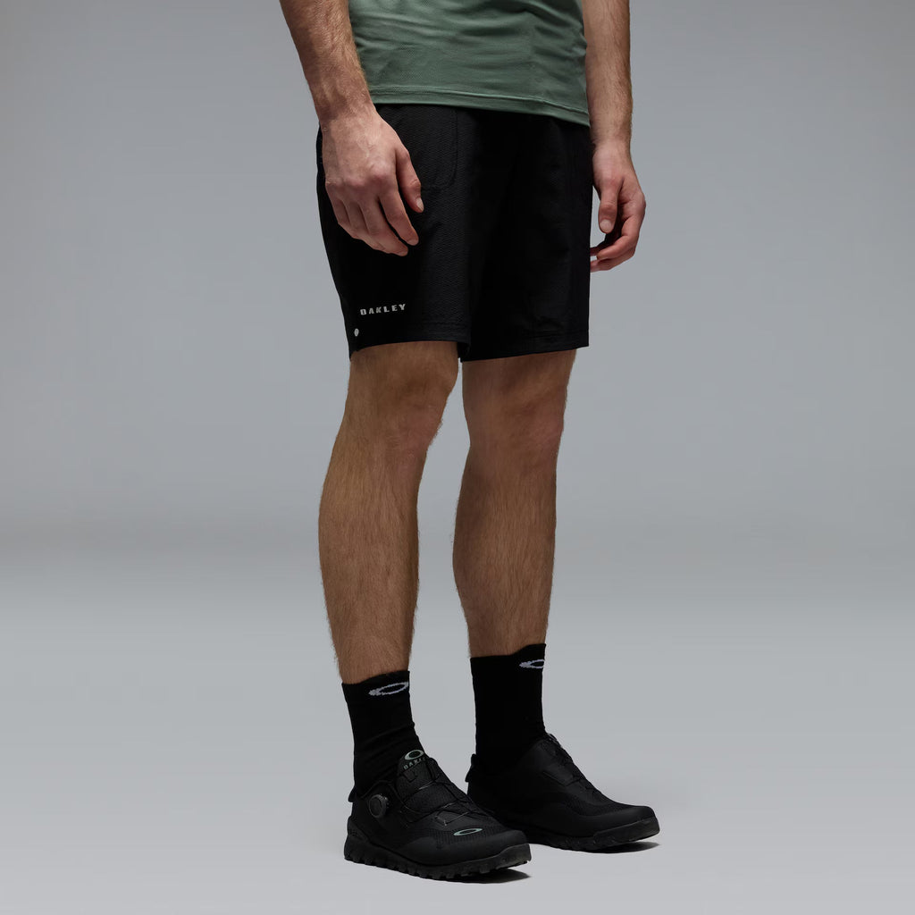 Oakley Men's Seeker Whip Short - Black