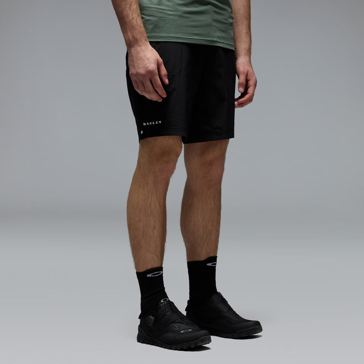 Oakley Men's Seeker Whip Short - Black