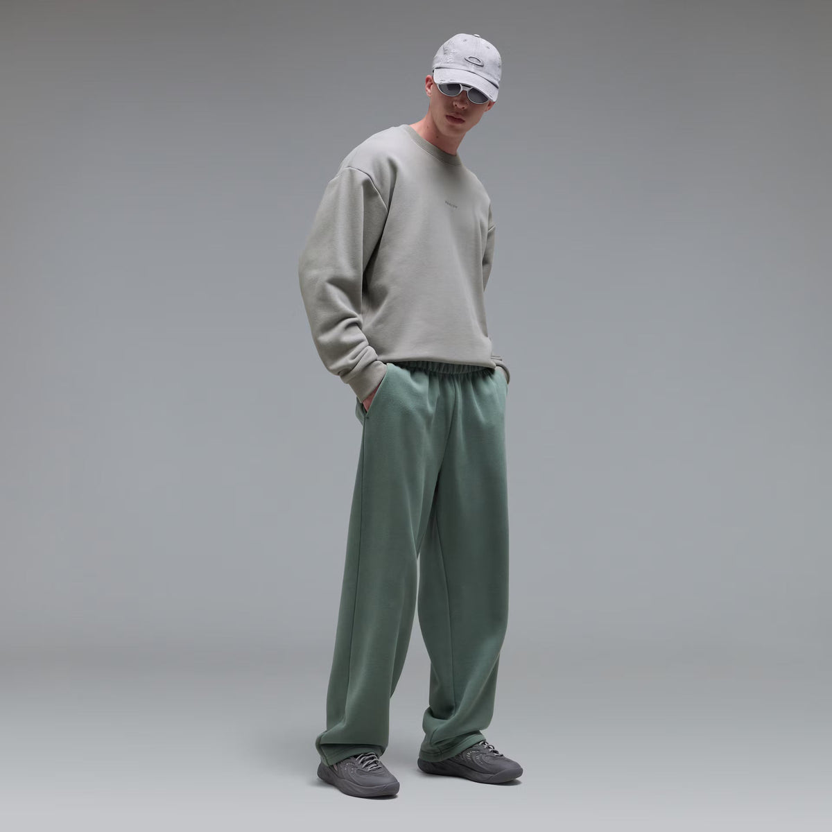 Oakley Men's Soho Gen Crewneck Sweatshirt - Cement