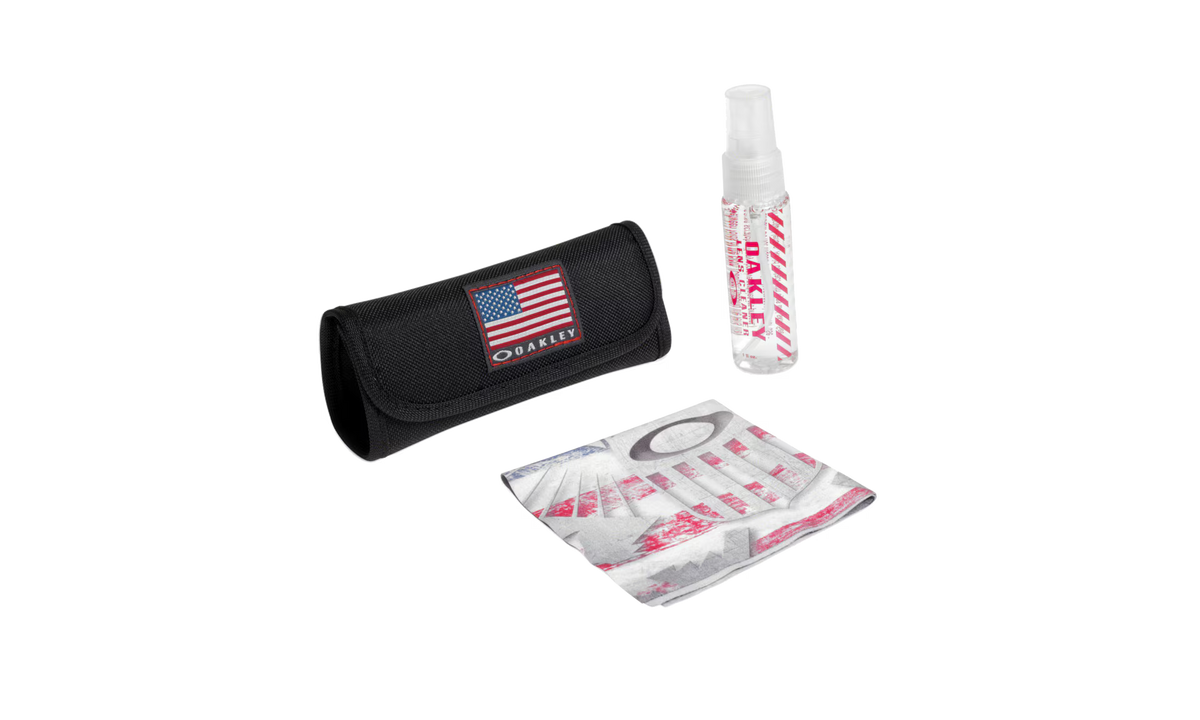 Oakley Men's Usa Flag Lens Cleaning Kit - USA Flag