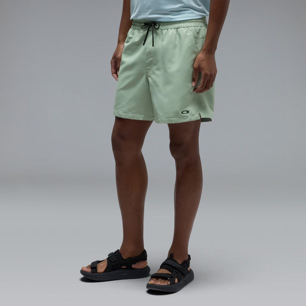 Oakley Men's Waterscape Hybrid 17'' Short R8