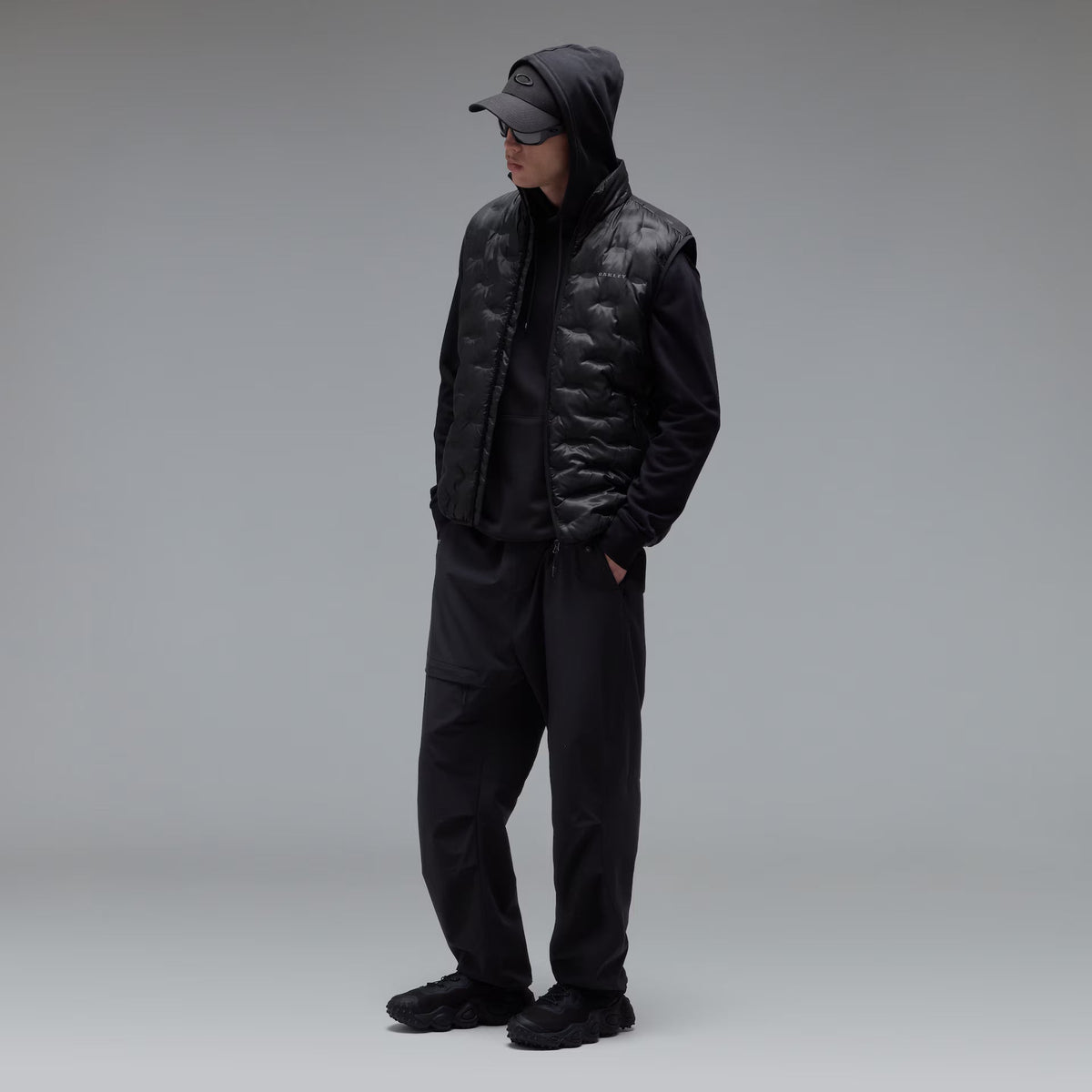 Oakley Men's Whirl Szn Vest - Black